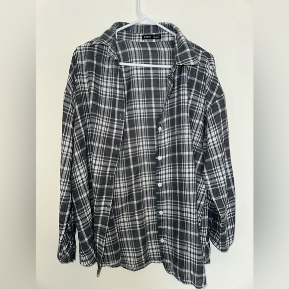 Black and White Flannel - Picture 1 of 4